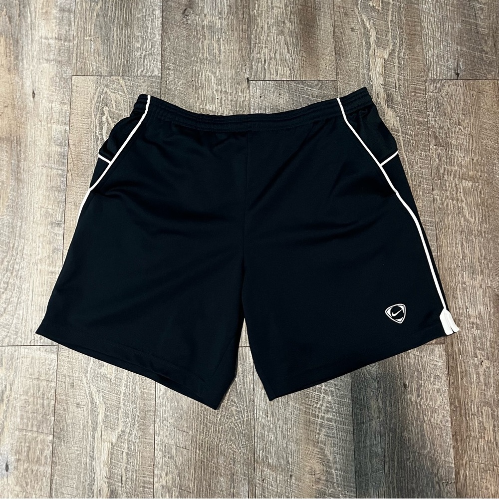 Vintage Nike‎ Athletic Shorts Men’s Medium Piped Trim Navy White Trim Drawstring